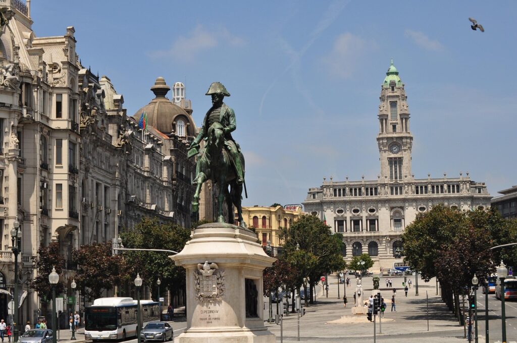 Avenida dos Aliados, a significant avenue in Porto, Portugal